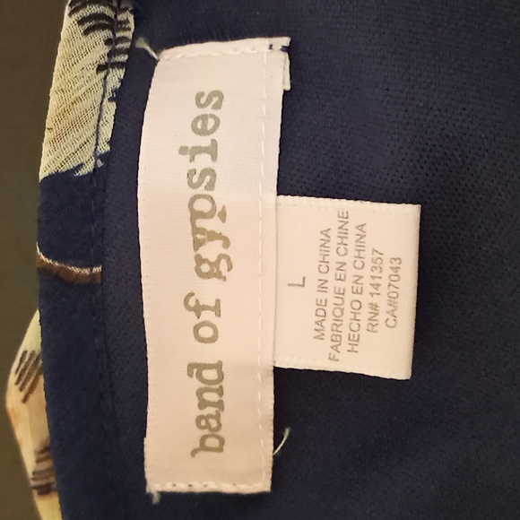 BAND OF GYPSIES Navy Floral Jumper Romper Large - Picture 6 of 7